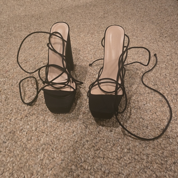 Chic Black Strappy Heels - Picture 3 of 5